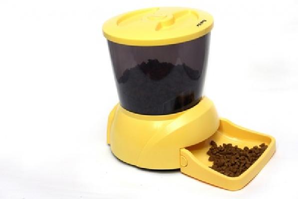 Feedex Автокормушка на 2 кг корма для кошек и мелких пород собак желтая PF7Y 1,900 кг 14052.жел