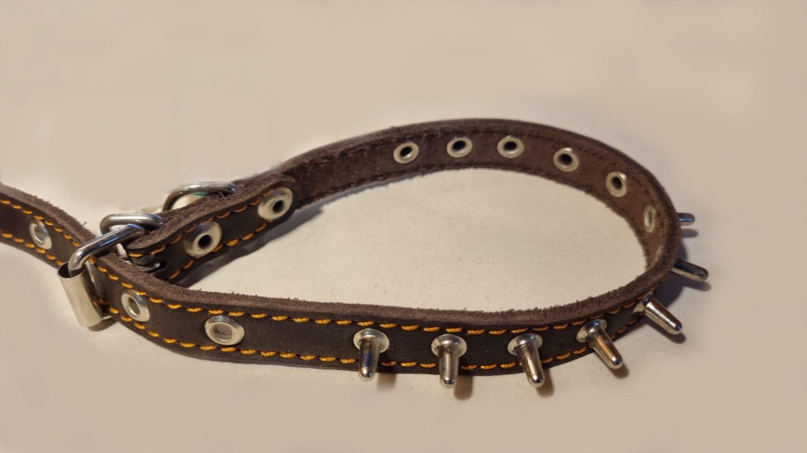        Ошейник кожаный коричневый с Шипами 35см