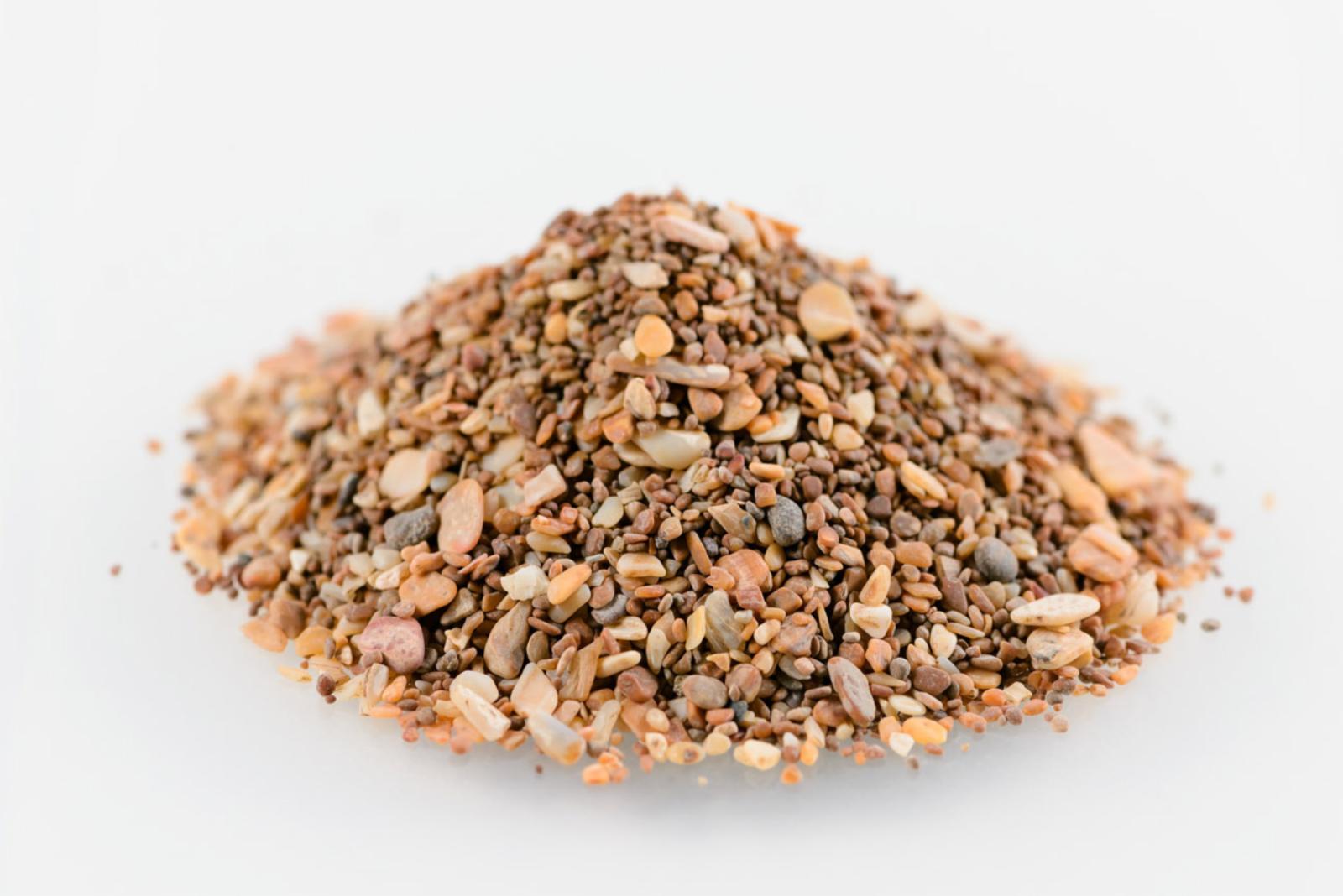 ЗООМИР Ракушечник для птиц и террариумных животных - наполнитель кальций копошилка 803 1.500 кг 63361